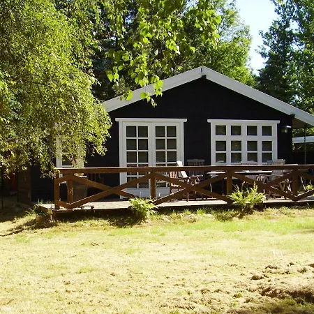 Three-bedroom Holiday In 8